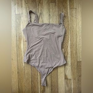 Skims bodysuit size medium worn once with underwear don’t like the fit
